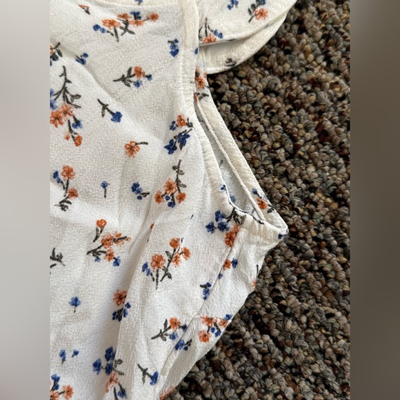 Blouse Sleeve Less - Picture 3 of 5